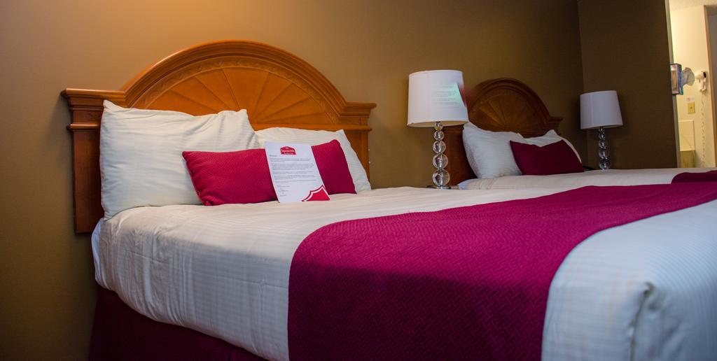 Ramada By Wyndham מדיסין הט מראה חיצוני תמונה